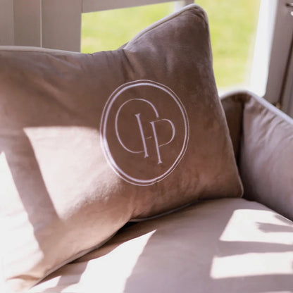 Hundebett aus Samt – Beige