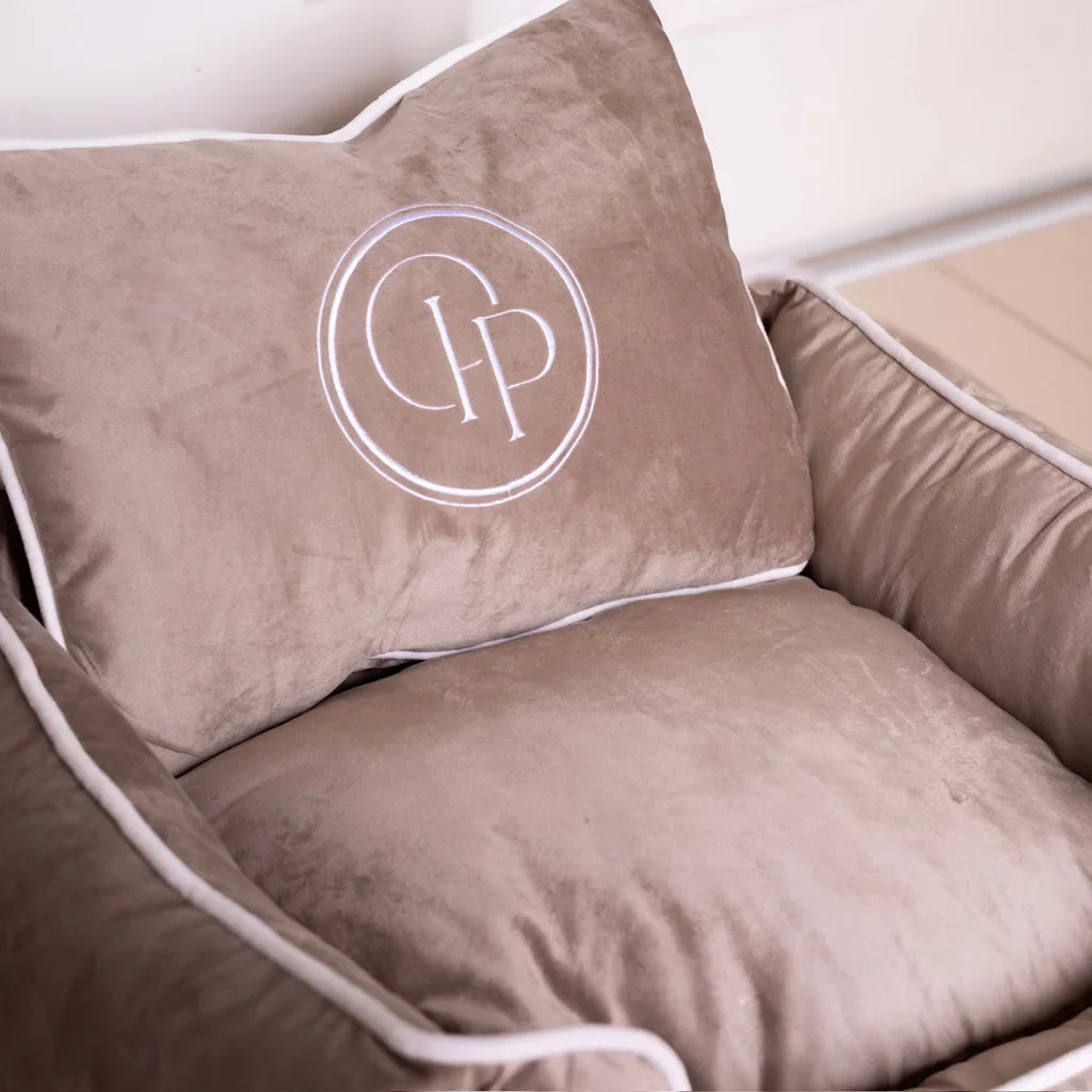 Hundebett aus Samt – Beige