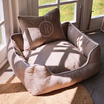 Hundebett aus Samt – Beige