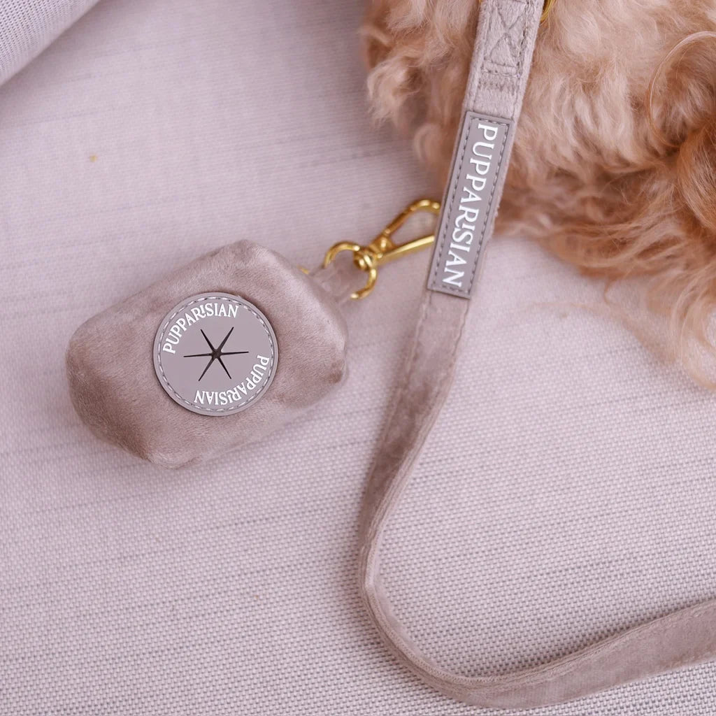 Kotbeutelspender aus Samt – Beige